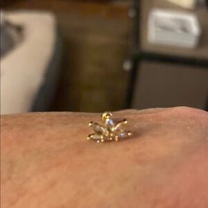 Elegant Gold Crown Nose Ring. BN. Did Someone Say U Needed A Crown?! 🤣😍